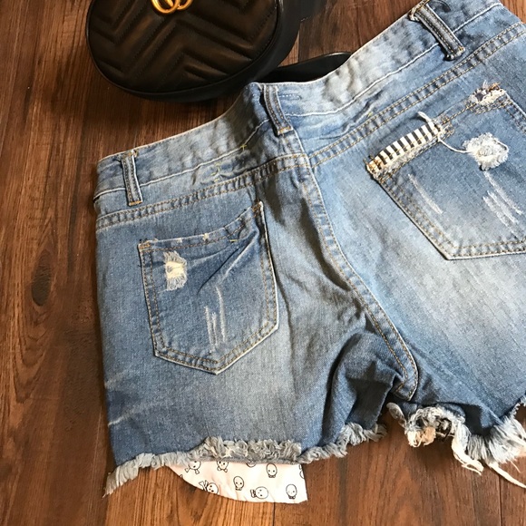 ✨LAST ONE✨Distress jean frayed shorts - Picture 5 of 6
